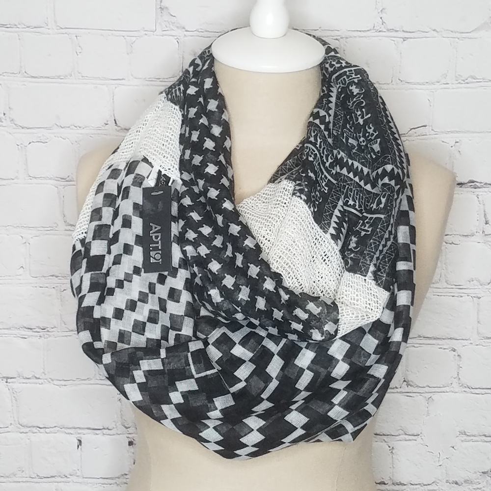Apt 9 Infinity Scarf Crocheted Detail Insert